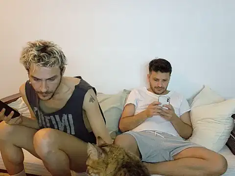 Snapshot of bpinside chatting on 10/25/25, 08:00 bpinside online show from 10/25/25, 08:00