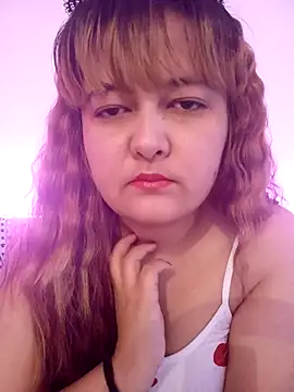 Snapshot of MollyJanette chatting on 11/12/25, 08:15 MollyJanette online show from 11/12/25, 08:15