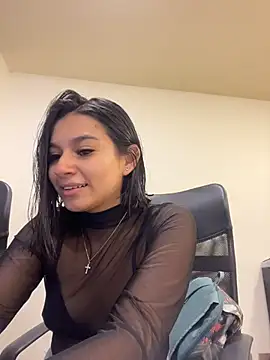 Snapshot of AlyssaRay chatting on 04/27/26, 05:11 AlyssaRay online show from 04/27/26, 05:11