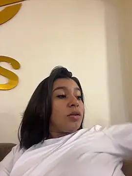 Snapshot of AlyssaRay chatting on 05/11/26, 04:48 AlyssaRay online show from 05/11/26, 04:48