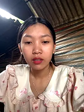 linh-lan1 online show from 11/17/25, 05:57