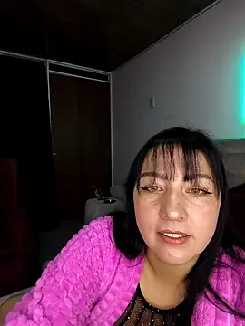Snapshot of kitten25-hott chatting on 10/17/25, 02:26 kitten25-hott online show from 10/17/25, 02:26