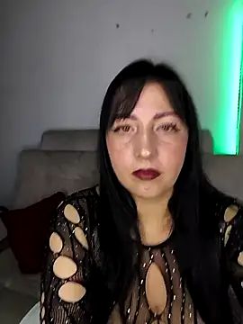 Snapshot of kitten25-hott chatting on 10/22/25, 02:01 kitten25-hott online show from 10/22/25, 02:01