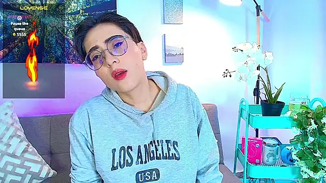 Snapshot of Alex_carter chatting on 10/15/25, 11:32 Alex carter online show from 10/15/25, 11:32