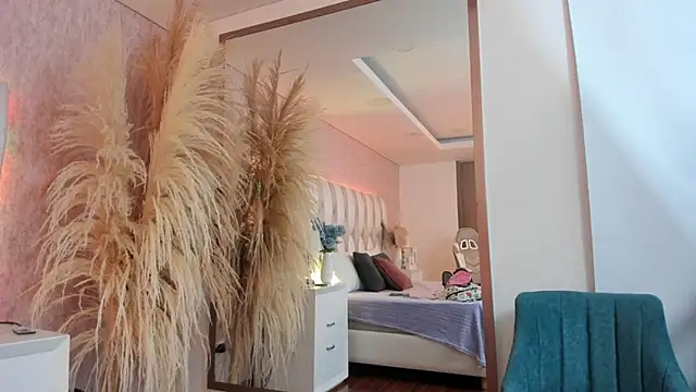 Ari lynn  online show from 12/19/25, 03:46