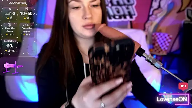 AliceOfWondersS online show from 02/02/26, 08:24