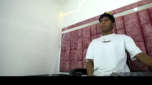 Mick storm online show from 04/18/26, 06:56