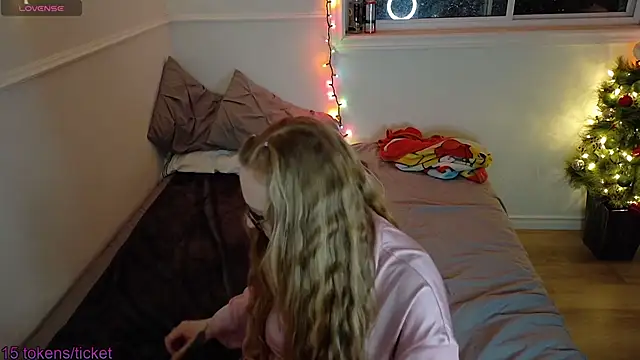 Snapshot of Pattyworld69 chatting on 12/19/25, 05:03 Pattyworld69 online show from 12/19/25, 05:03