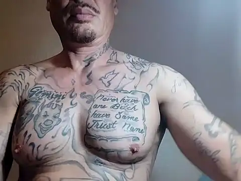 Snapshot of swipeswanger chatting on 12/22/25, 04:42 swipeswanger online show from 12/22/25, 04:42