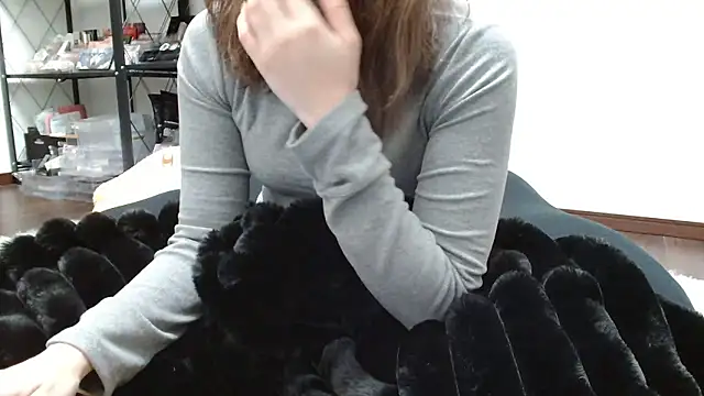  Ema ch online show from 12/17/25, 01:22