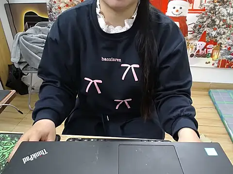 Snapshot of Hanna_Mina chatting on 12/22/25, 10:29 Hanna Mina online show from 12/22/25, 10:29