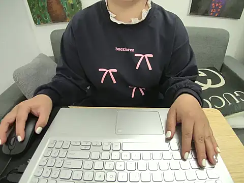 Snapshot of Hanna_Mina chatting on 02/01/26, 09:30 Hanna Mina online show from 02/01/26, 09:30