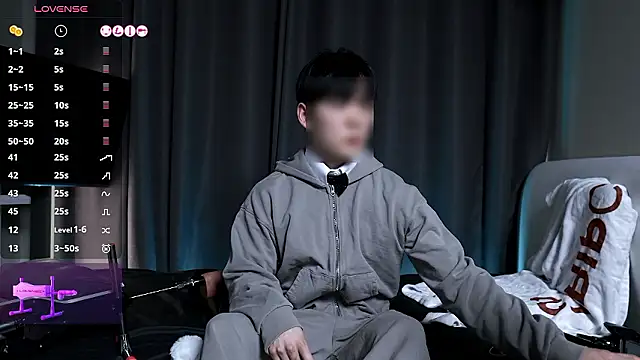 koreanboy2341 online show from 03/18/26, 02:09