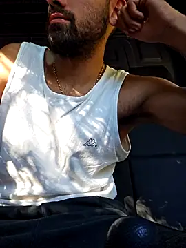 Snapshot of Arf097 chatting on 10/24/25, 01:29 Arf097 online show from 10/24/25, 01:29