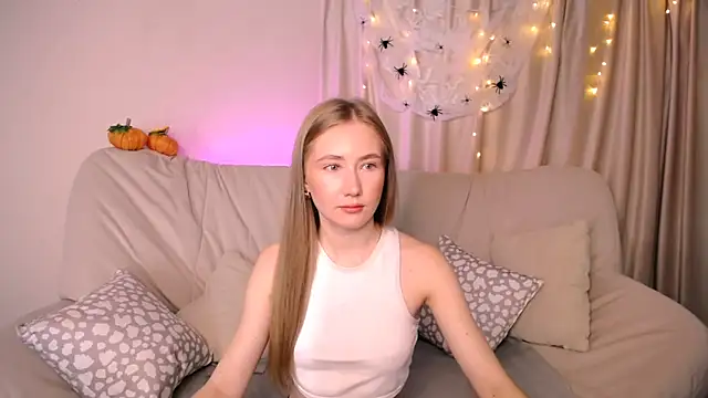 EllyColins online show from 10/18/25, 02:36