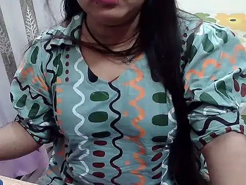 Snapshot of SexyRani2000 chatting on 10/18/25, 05:03 SexyRani2000 online show from 10/18/25, 05:03