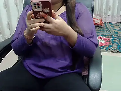 Snapshot of SexyRani2000 chatting on 06/17/26, 03:57 SexyRani2000 online show from 06/17/26, 03:57