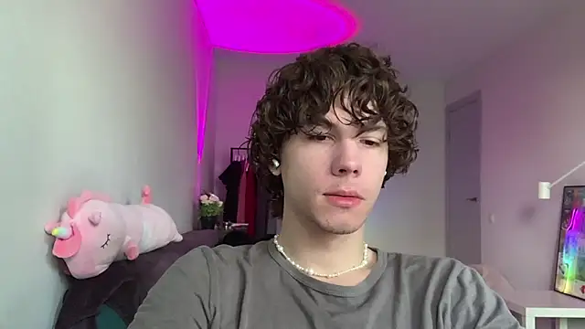 Snapshot of Jeremy1Scott chatting on 06/08/26, 05:41 Jeremy1Scott online show from 06/08/26, 05:41