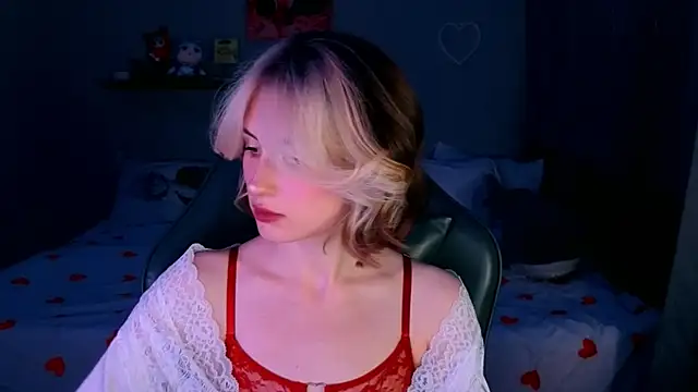 Snapshot of Keti_moon chatting on 07/18/26, 06:23 Keti moon online show from 07/18/26, 06:23