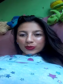 Snapshot of Naomy-daviis chatting on 10/19/25, 10:10 Naomy-daviis online show from 10/19/25, 10:10