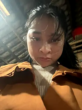 Linh-xxx online show from 11/10/25, 10:58