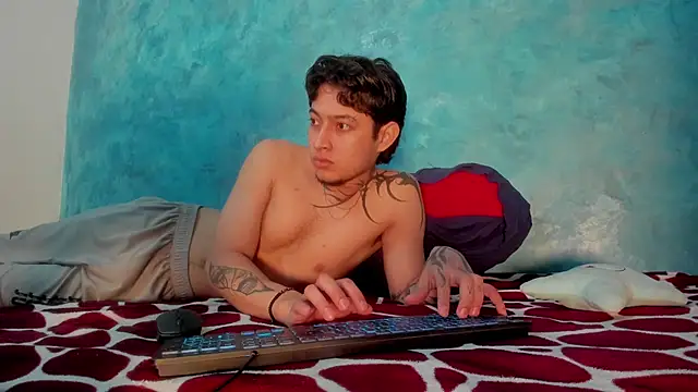 Sky Wild online show from 12/16/25, 02:38