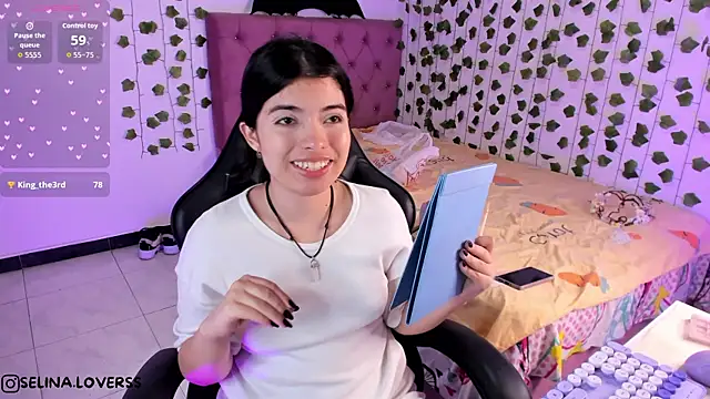 selina lovers  online show from 11/15/25, 03:15