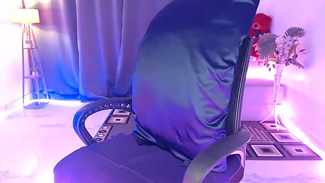 Rashiii  online show from 04/18/26, 07:58