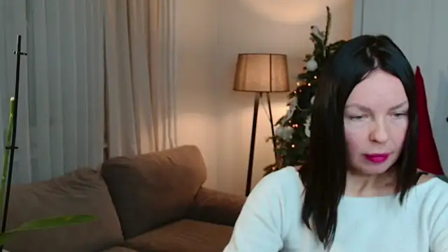 LittleNicolee online show from 12/17/25, 03:40