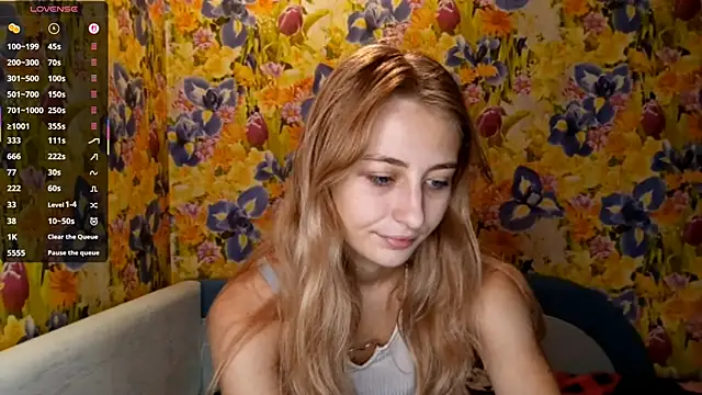 AmeliLia online show from 10/31/25, 03:35