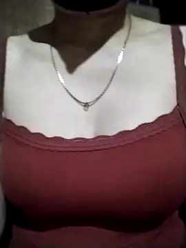 YiyinLy online show from 11/05/25, 02:44