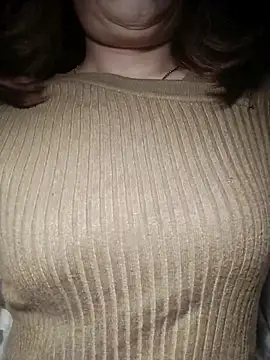 YiyinLy online show from 11/20/25, 07:24