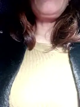 YiyinLy online show from 01/07/26, 07:38