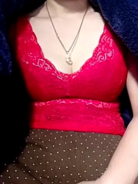 YiyinLy online show from 01/09/26, 12:19