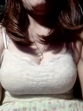 YiyinLy online show from 03/05/26, 10:50