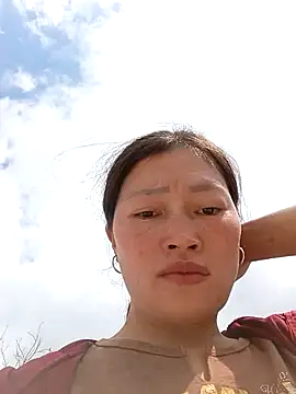 siusiu-00 online show from 10/19/25, 04:02