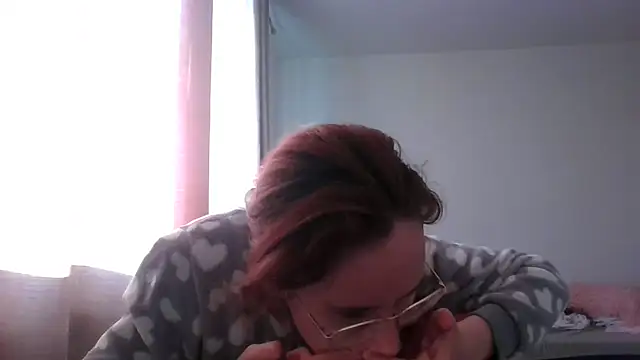 Snapshot of LuckySLove chatting on 05/28/26, 05:21 LuckySLove online show from 05/28/26, 05:21