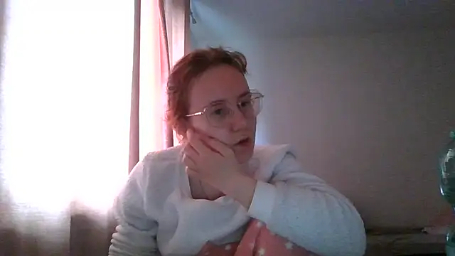 Snapshot of LuckySLove chatting on 05/31/26, 02:35 LuckySLove online show from 05/31/26, 02:35