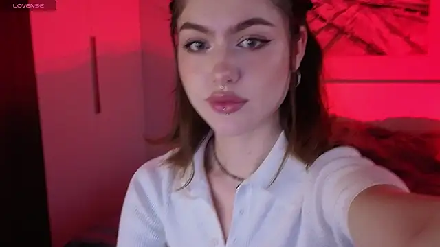 Snapshot of Miraa_Belle chatting on 11/06/25, 02:40 Miraa Belle online show from 11/06/25, 02:40