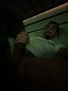 Snapshot of shadespider chatting on 04/04/26, 10:02 shadespider online show from 04/04/26, 10:02