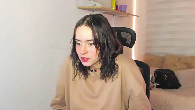 Emily Lindey online show from 10/18/25, 03:31