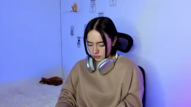 Emily Lindey online show from 02/16/26, 03:13