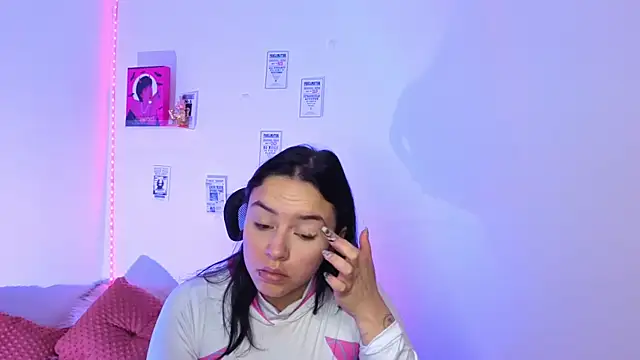 Emily Lindey online show from 04/22/26, 05:54