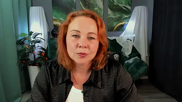 Snapshot of NataliKaminski chatting on 10/15/25, 12:27 NataliKaminski online show from 10/15/25, 12:27