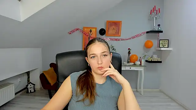 Snapshot of AnneWilsonn chatting on 10/30/25, 12:39 AnneWilsonn online show from 10/30/25, 12:39