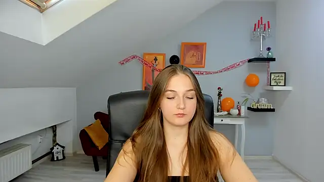 Snapshot of AnneWilsonn chatting on 10/31/25, 12:17 AnneWilsonn online show from 10/31/25, 12:17