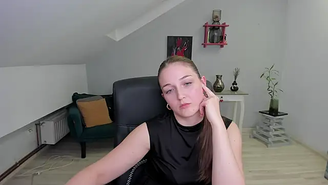 Snapshot of AnneWilsonn chatting on 12/16/25, 08:58 AnneWilsonn online show from 12/16/25, 08:58