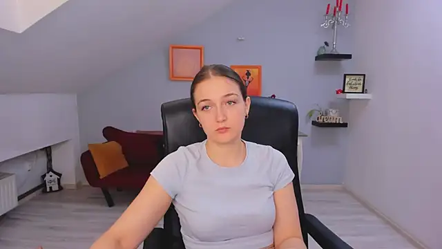 AnneWilsonn online show from 04/22/26, 11:01