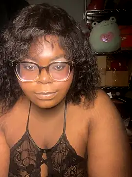 Snapshot of TheChubbySiren chatting on 10/28/25, 02:48 TheChubbySiren online show from 10/28/25, 02:48