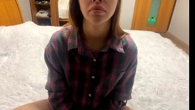 Snapshot of JenevaRuppel chatting on 10/26/25, 12:05 JenevaRuppel online show from 10/26/25, 12:05